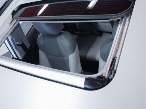 Used 2022 Toyota RAV4 XLE Premium image 14