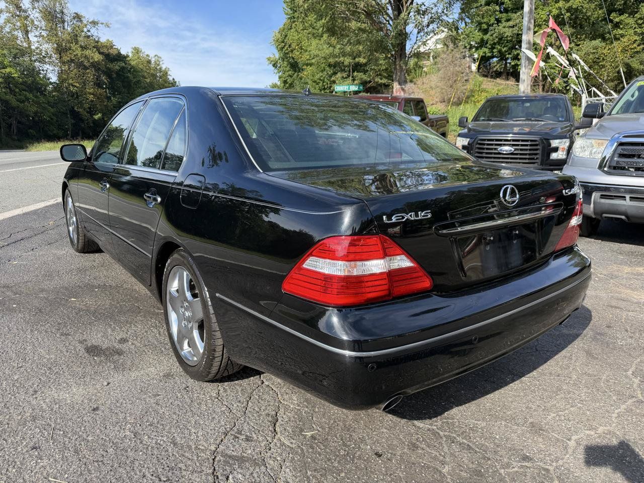 Used 2005 Lexus LS 430 RWD image 4