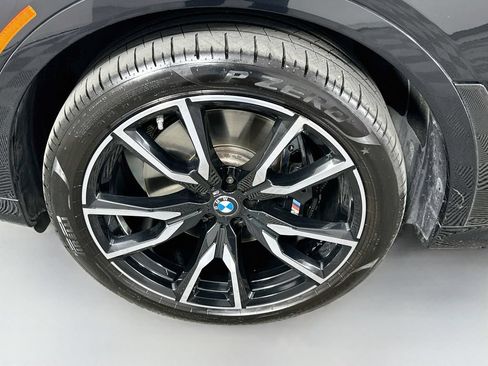 Used 2021 BMW X7 xDrive40i w/ M Sport Package AWD/4WD image 32