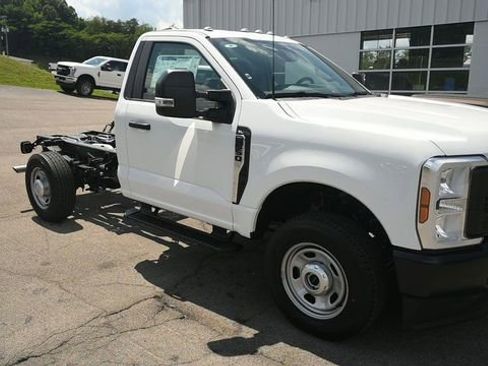 New 2026 Ford F350 XL AWD/4WD image 4