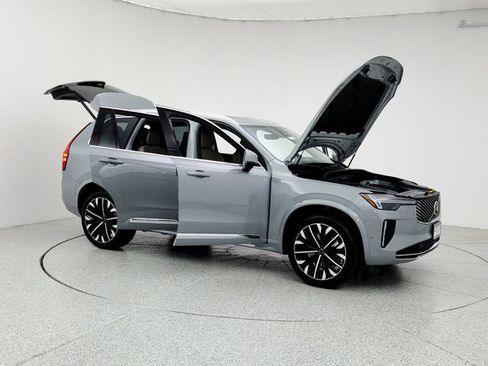 Certified 2026 Volvo XC90 B5 Plus w/ Protection Package image 10