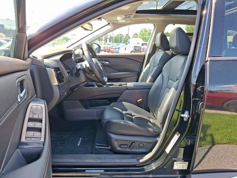 Certified 2022 Nissan Rogue SL w/ SL Premium Package image 15