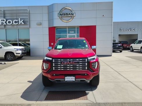 Used 2024 GMC Canyon Denali AWD/4WD image 2