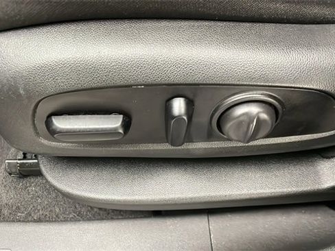 Used 2021 GMC Terrain SLE w/ Driver Convenience Package image 31