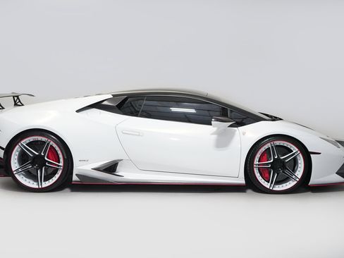 Used 2015 Lamborghini Huracan LP 610-4 AWD/4WD image 3