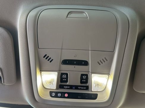 Used 2018 GMC Acadia Denali w/ Technology Package image 25