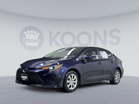 Used 2022 Toyota Corolla LE image 1