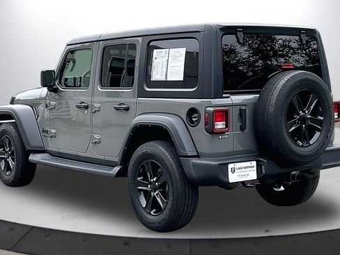 Used 2022 Jeep Wrangler Unlimited Sport AWD/4WD image 7