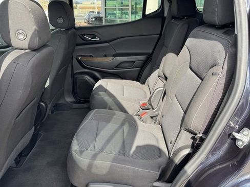 Used 2022 GMC Acadia SLE w/ Driver Convenience Package image 11