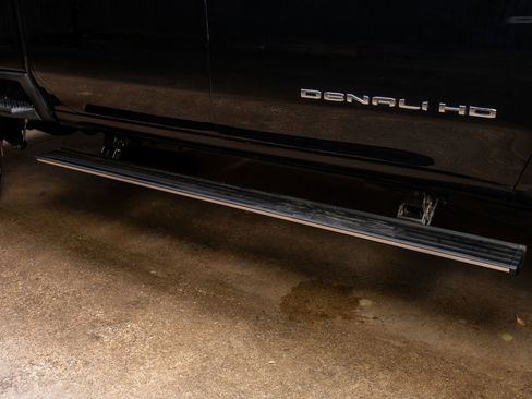 Used 2025 GMC Sierra 2500 Denali Ultimate image 13