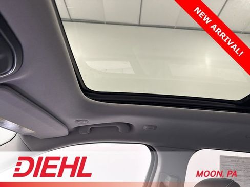 Used 2023 Jeep Grand Cherokee Limited w/ Black Appearance Package AWD/4WD image 39