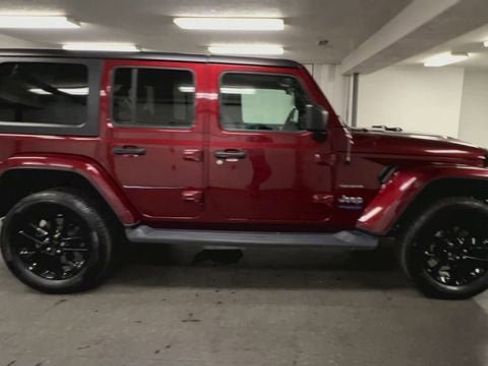 Used 2021 Jeep Wrangler Unlimited Sahara w/ Cold Weather Group AWD/4WD image 9