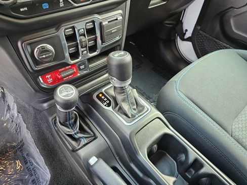 Used 2021 Jeep Wrangler Unlimited Rubicon 4xe w/ Safety Group AWD/4WD image 25