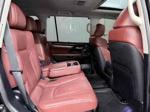 Used 2016 Lexus LX 570 4WD image 42