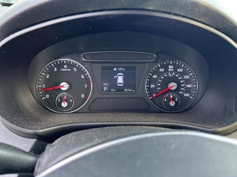 Used 2019 Kia Sorento S FWD image 4