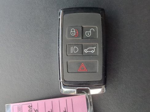 Certified 2025 Land Rover Range Rover SE AWD/4WD image 36
