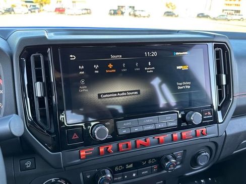Used 2025 Nissan Frontier PRO-4X image 12