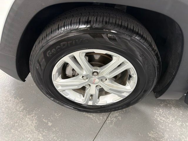 Used 2024 GMC Terrain SLE AWD/4WD image 27
