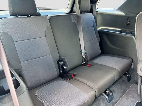 Used 2023 Chevrolet Traverse LT FWD image 27