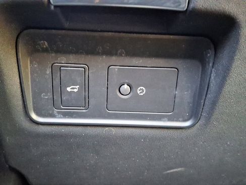 Used 2022 Land Rover Discovery Sport SE R-Dynamic image 25