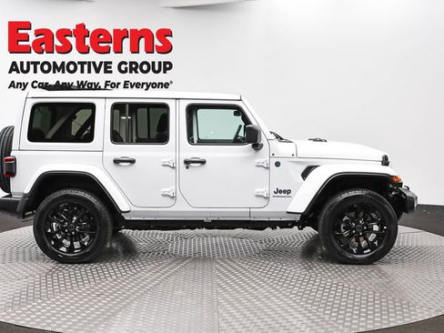 Used 2025 Jeep Wrangler Unlimited Sahara w/ Safety Group image 4