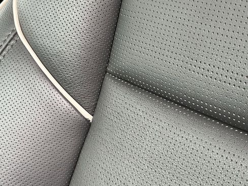 Used 2023 Cadillac Escalade Premium Luxury image 38