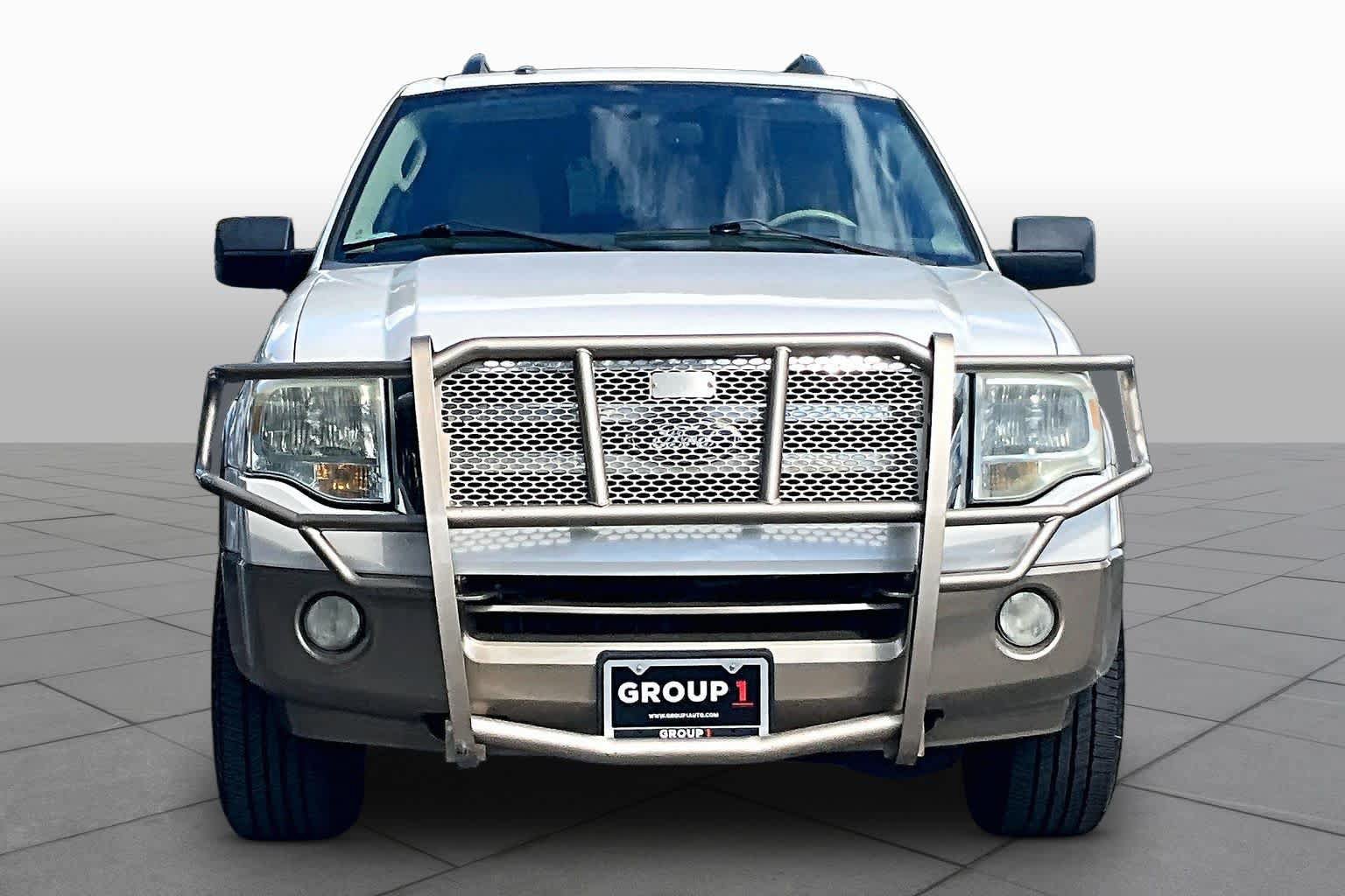Used 2014 Ford Expedition XLT w/ Equipment Group 202A RWD image 4
