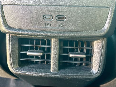 Used 2025 Chevrolet Equinox LT image 25