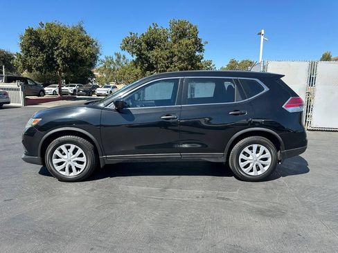 Used 2016 Nissan Rogue S FWD image 2