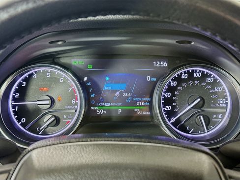 Used 2019 Toyota Camry XLE image 12