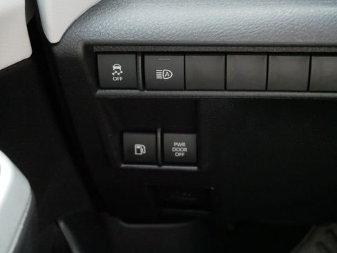 Certified 2026 Toyota Sienna LE FWD image 27