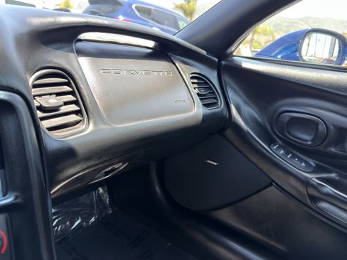 Used 2004 Chevrolet Corvette Z06 w/ Z06 Preferred Equipment Group RWD image 28