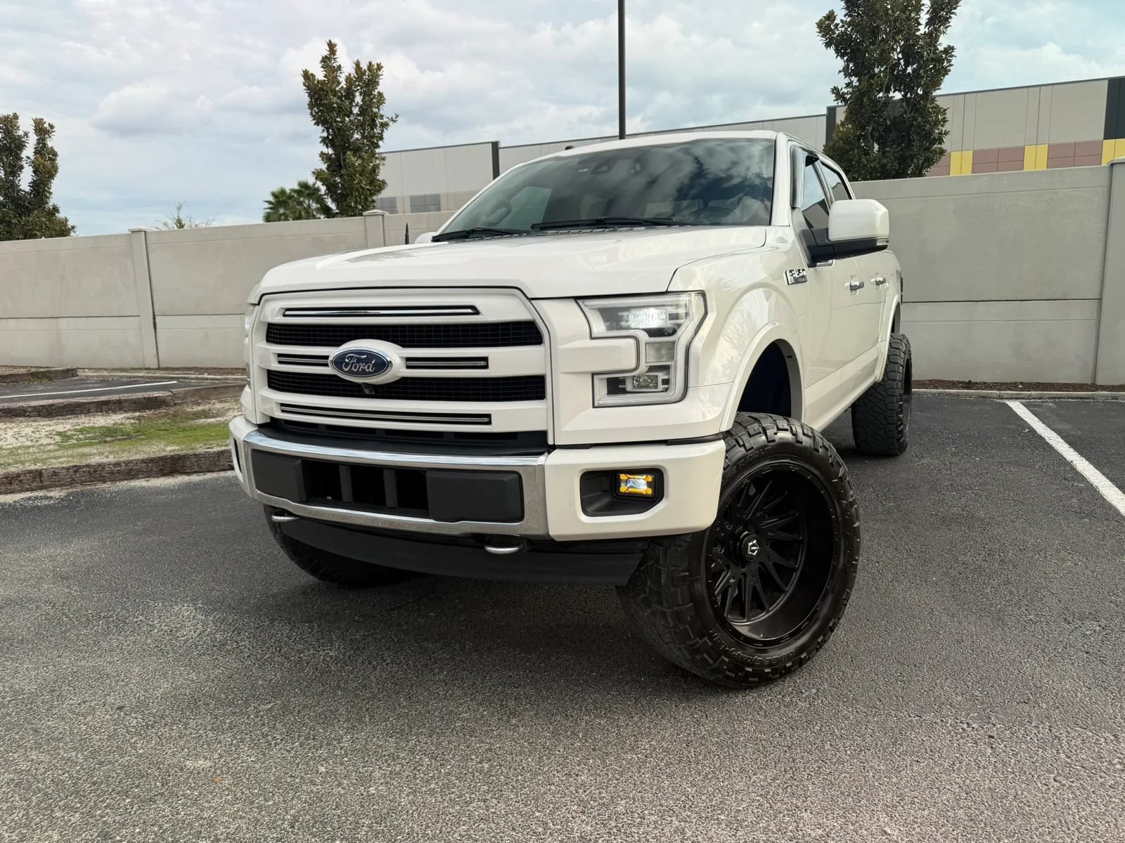 Used 2017 Ford F150 Platinum w/ Technology Package AWD/4WD image 1