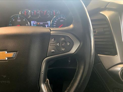 Used 2017 Chevrolet Suburban LT RWD image 24