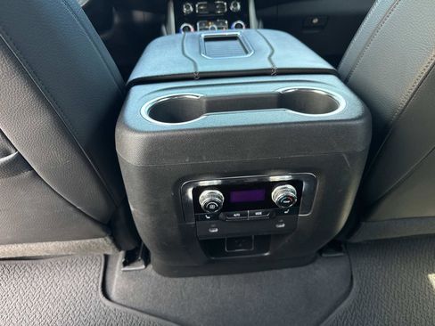 Used 2022 GMC Yukon Denali AWD/4WD image 18