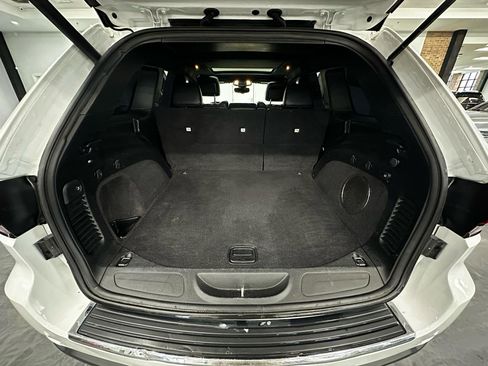 Used 2020 Jeep Grand Cherokee Limited w/ Luxury Group II image 20