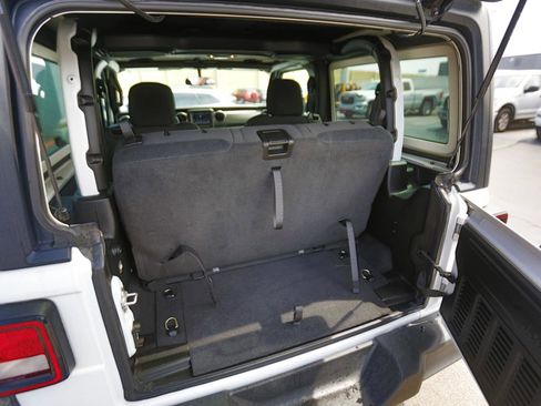 Used 2021 Jeep Wrangler Sport AWD/4WD image 10