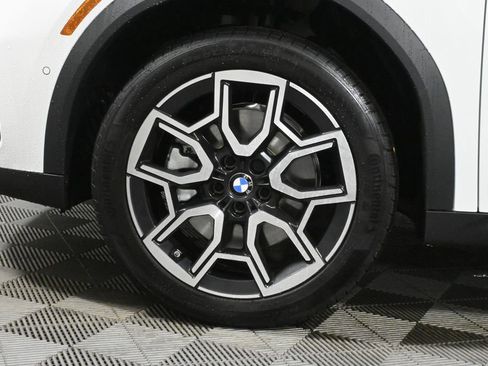 Used 2025 BMW X2 xDrive28i w/ Technology Package image 12