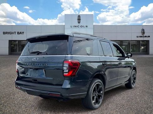 Used 2023 Ford Expedition Limited AWD/4WD image 4