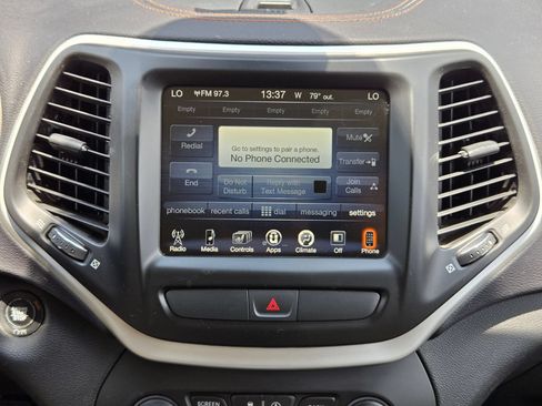 Used 2017 Jeep Cherokee Limited w/ Luxury Group AWD/4WD image 17
