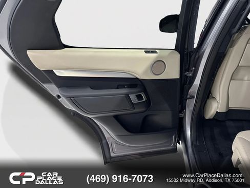 Used 2020 Land Rover Discovery Landmark AWD/4WD image 9