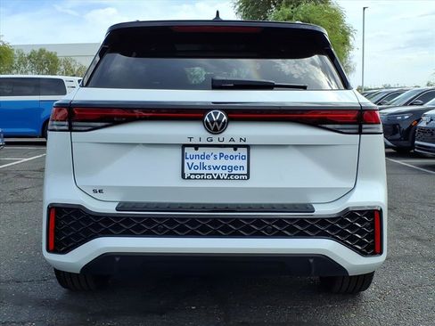 New 2026 Volkswagen Tiguan SE R-Line image 4
