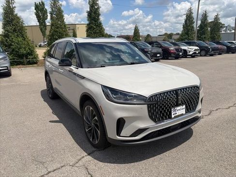 Used 2025 Lincoln Aviator Reserve w/ Equipment Group 201A AWD/4WD image 8