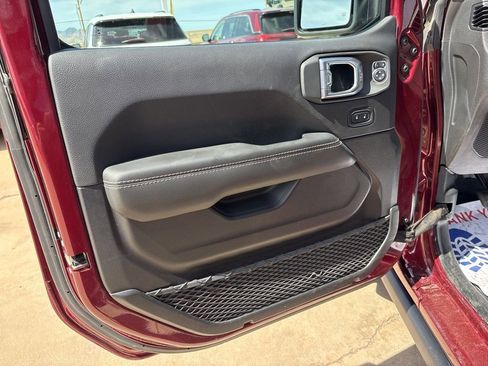 Used 2021 Jeep Wrangler Unlimited Rubicon AWD/4WD image 13