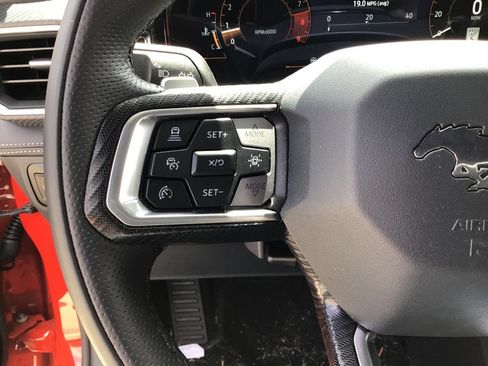 Used 2025 Ford Mustang GT Premium RWD image 32
