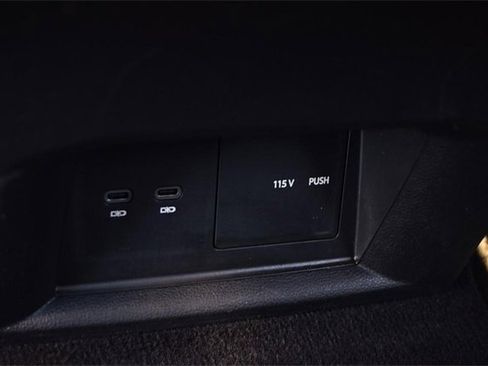 Certified 2023 Volkswagen Atlas SE image 23