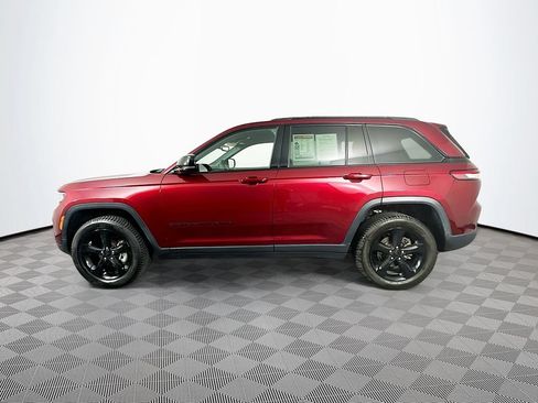 Certified 2023 Jeep Grand Cherokee Altitude AWD/4WD image 7