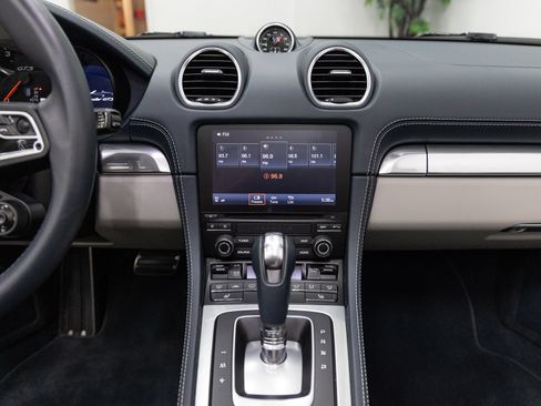 Used 2018 Porsche 718 Boxster S RWD image 16
