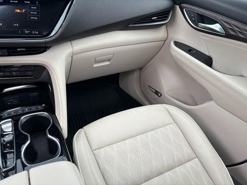 Used 2023 Buick Envision Avenir AWD/4WD image 17