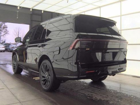 Used 2025 Lincoln Navigator Reserve w/ Jet Appearance Package image 7